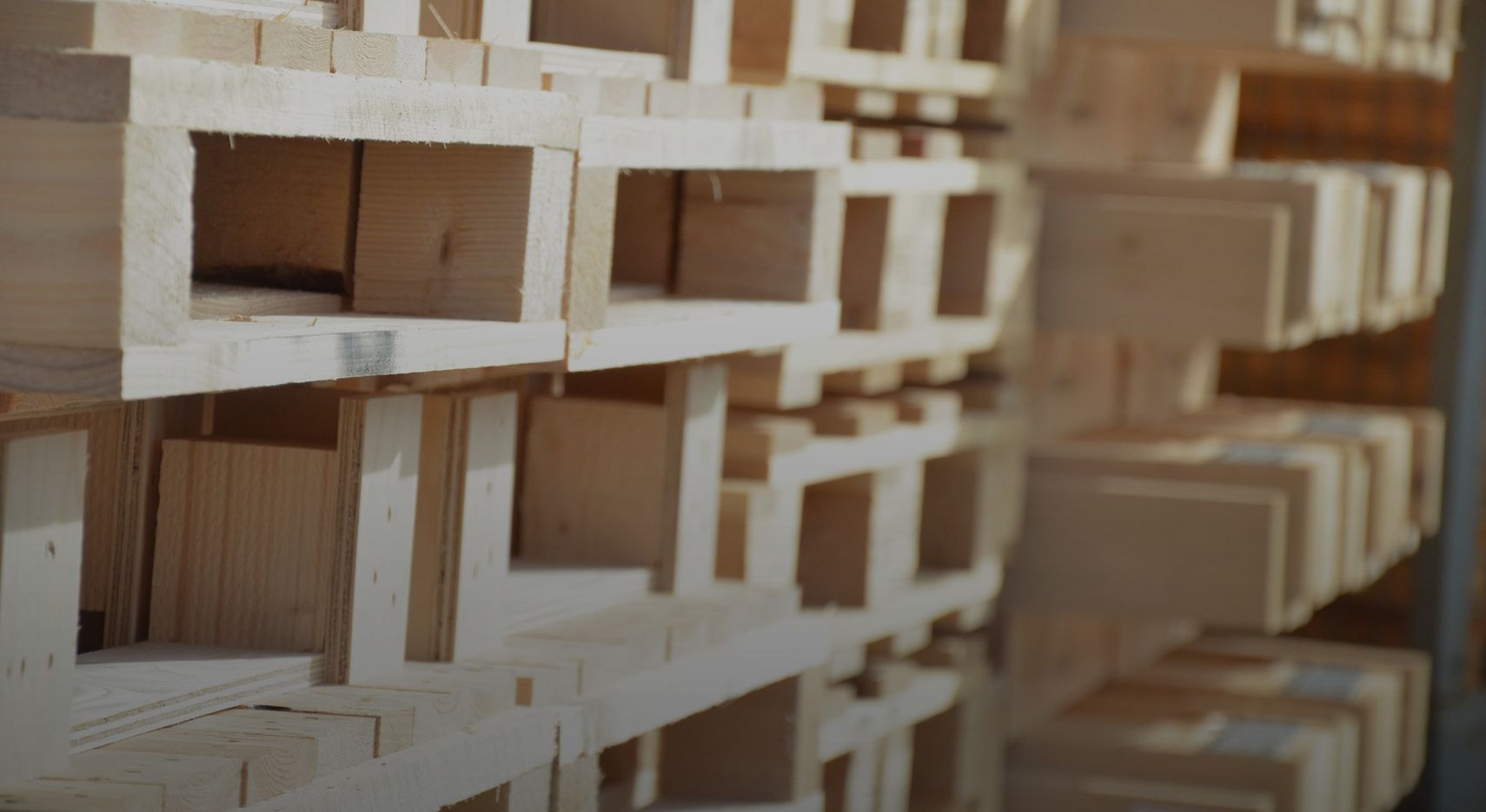 Stapel aus Holzpaletten